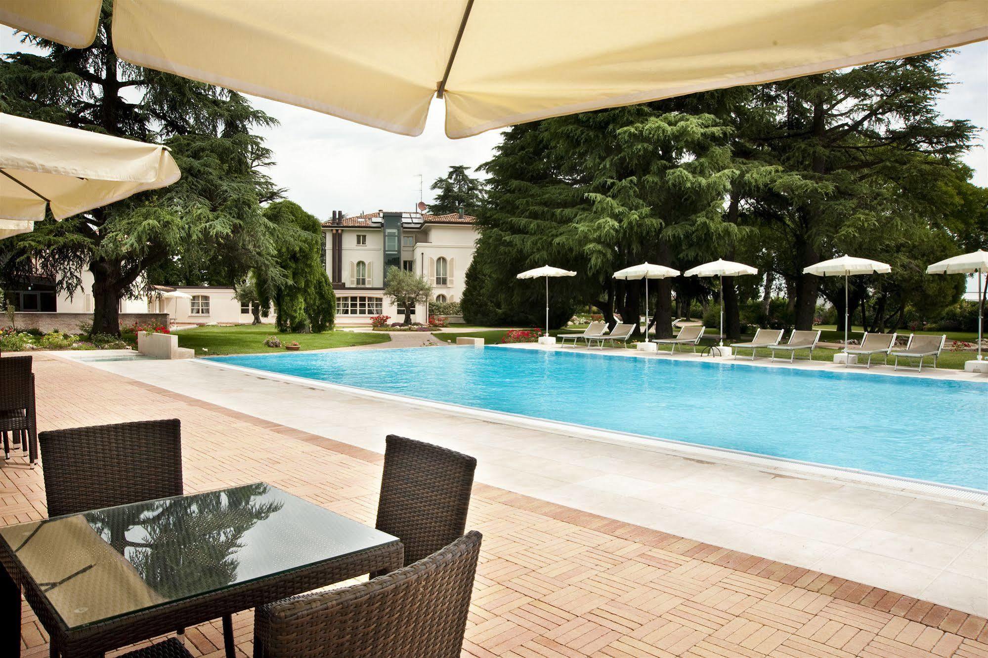 Relais Villa Valfiore Сан Ладзаро ди Савена Екстериор снимка