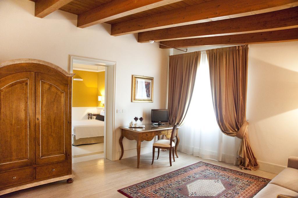 Relais Villa Valfiore Сан Ладзаро ди Савена Екстериор снимка