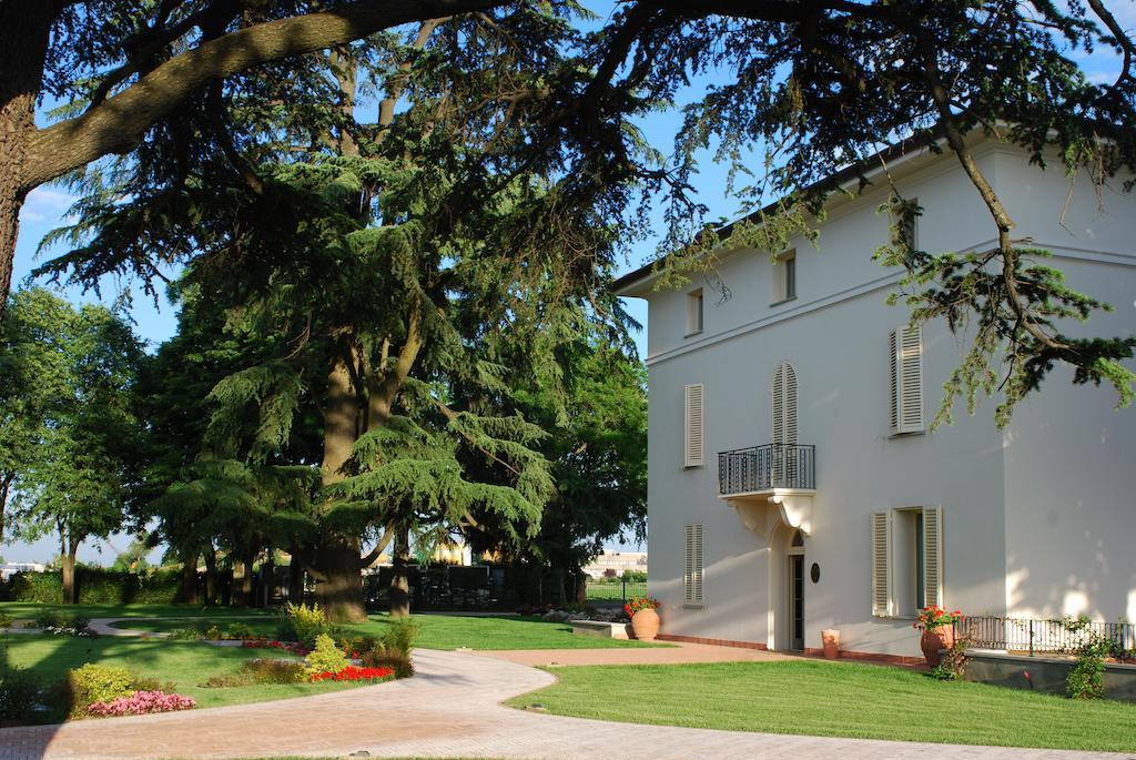 Relais Villa Valfiore Сан Ладзаро ди Савена Екстериор снимка